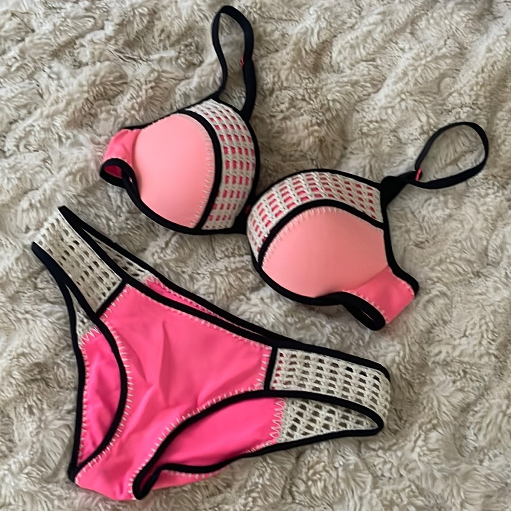 Victoria’s Secret bikini